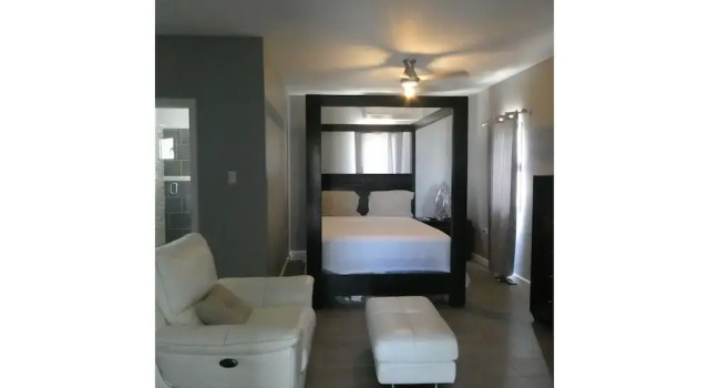 Sun Tan Apartment 6, Near the Ocean, Book Lejlighed Hoteller i Cupecoy Beach med pool, Swimmingpool