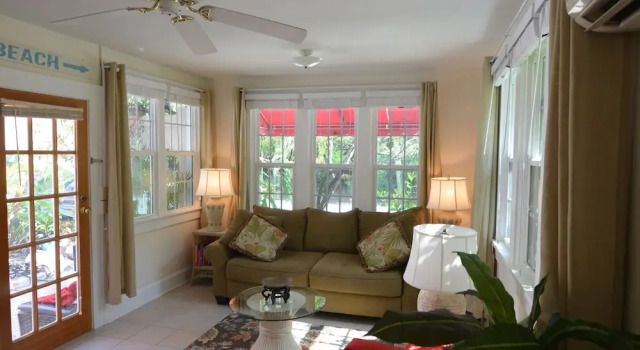 Апартаменты c 1 комнатой Pass-a-Grille Beach Historic Spanish Triplex
