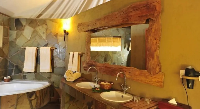 Двухместный люкс Executive Severin Safari Camp