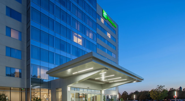 Holiday Inn Cleveland Clinic by IHG