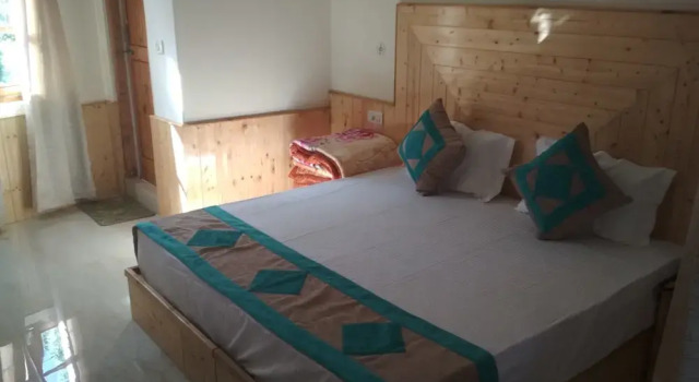 Purnima guest house Manali, Забронировать Гостевой дом Отели Манали с бассейном, Бассейн