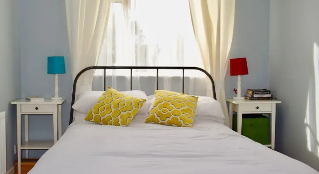Bright 2 Bedroom Dublin House With Large Garden, Забронировать Апартаменты/квартира Дублин Каунти Дублин, рядом с Музей пива Гиннесс