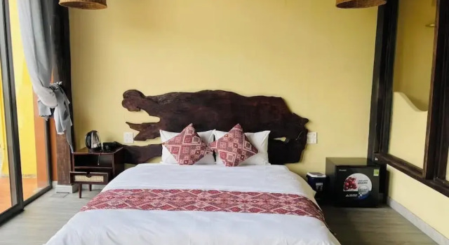 Двухместный номер Luxury с балконом и с видом на реку HaGiang Go Ecolodge