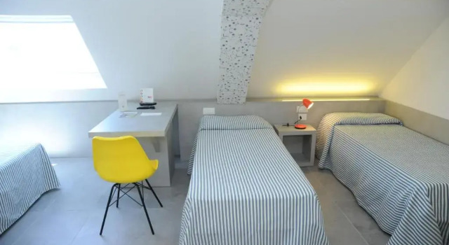 Четырёхместный номер Comfort Hotel Astoria