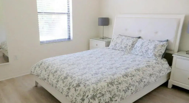 Коттедж с 3 комнатами Pool home - 4212 1st Ave W