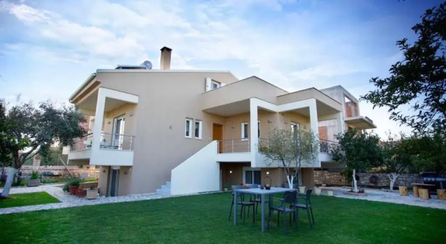 Апартаменты Fou's luxury apartment