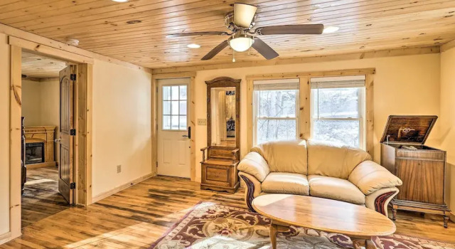 Коттедж Quaint Appalachian Getaway ~ 2 Mi to Boone!