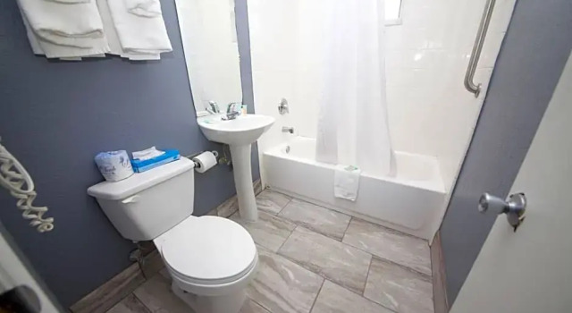 Номер Standard Beach House Inn with POOL & Beach Access