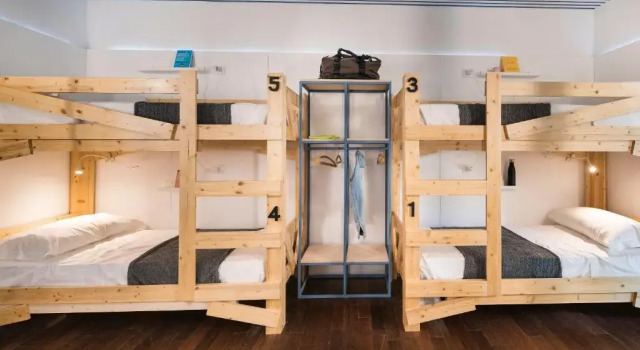 Кровать в общем номере Gabanel Bike Hostel and B&B