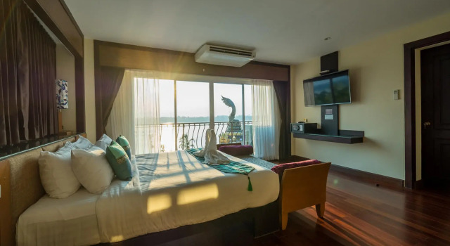 Люкс Landmark Nakhon Phanom Hotel