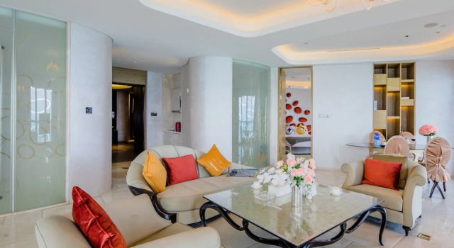 Номер Premier с 2 комнатами с балконом и с видом на море Yuejia Sea Apartment Phoenix Island