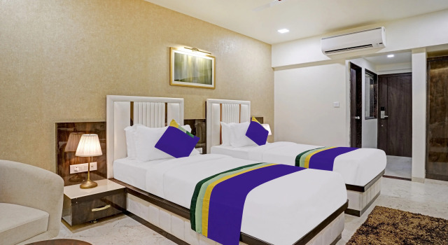 Номер Deluxe Treebo Premium Golden Bliss Trimurti Nagar Square
