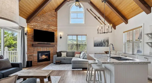 Номер Comfort с 4 комнатами Historic Snowbridge Townhomes
