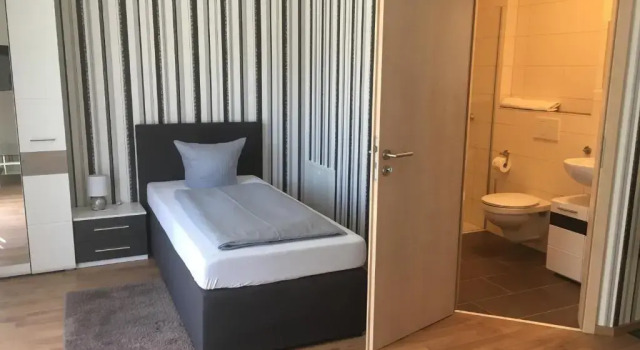 Номер Standard Pension Sonntag