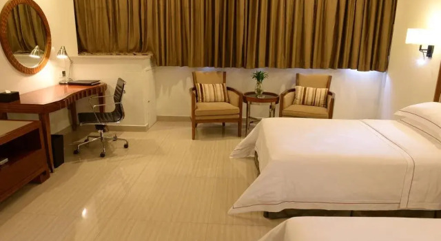 Hainan Biguiyuanzhichun Holiday Hotel, Boek Hotel Lingao Hainan