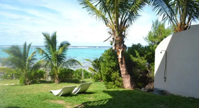 Вилла с 4 комнатами с видом на море Villa du Lagon