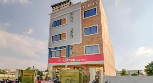 CAPITAL O76275 Hotel Kasturi Residency, Забронировать Отель Отели штата Махараштры 3 звезды, 3*