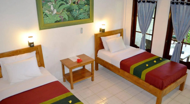 Hotel Flamboyan Kuta, Забронировать Отель Отели провинции Бали с завтраком, Завтраки