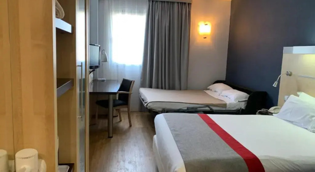 Трёхместный номер Standard Holiday Inn Express Vitoria by IHG