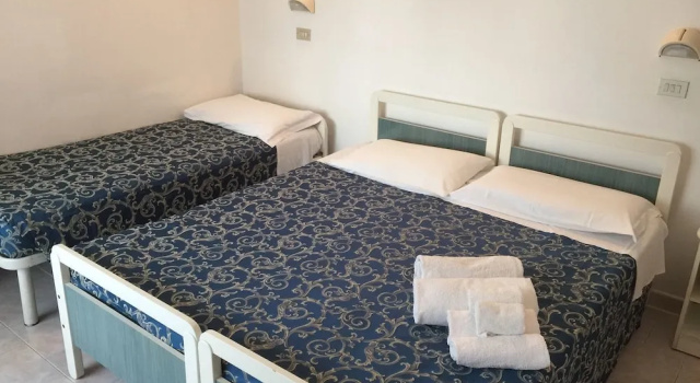 Трёхместный номер Standard Hotel Angela