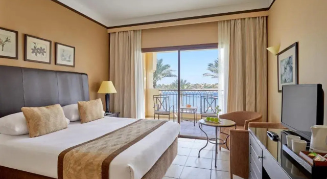 Двухместный номер Superior с видом на море JAZ Lamaya Resort