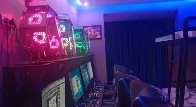 Кровать в общем номере Ziyang Business Hotel (Changge Zhongxu Avenue)