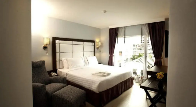 Двухместный номер Superior Sukhumvit Suites Hotel
