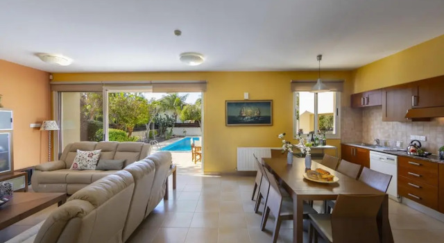 Вилла с балконом Larnaca Villa Anthea 12
