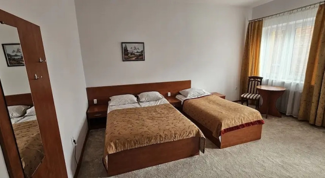 Трёхместный номер Standard c 1 комнатой Rest Hostel