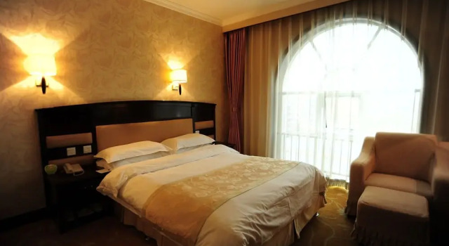 Fusheng Airport Hotel, Rezerwuj Hotel Hotele 4-gwiazdkowe w Shandong, 4*