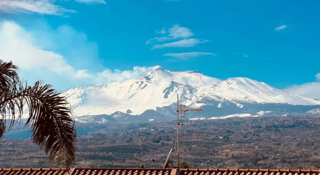 Sicilian beach house 15 min Taormina 25 min Catania 35 min Etna, Book Apartment Hotels in Sicily with Parking, Parking