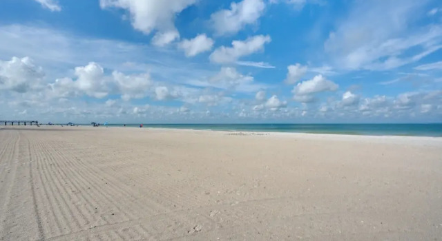 Walk to Redington Beach: Renovated Duplex w/ Patio