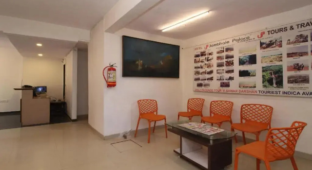 Jambhale Palace by OYO Rooms, Забронировать Отель Отели штата Махараштры 3 звезды, 3*