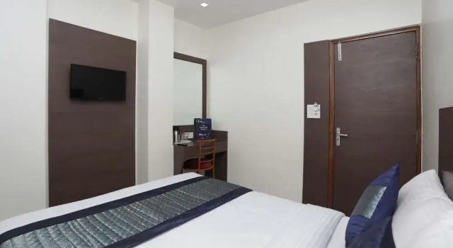 Двухместный номер Deluxe OYO 12519 Hotel Sun Palace