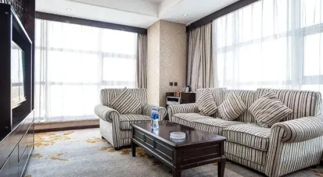 Люкс Deluxe The BLD International Hotel
