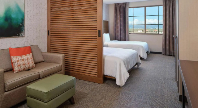 Люкс с видом на город Embassy Suites By Hilton Oahu Kapolei