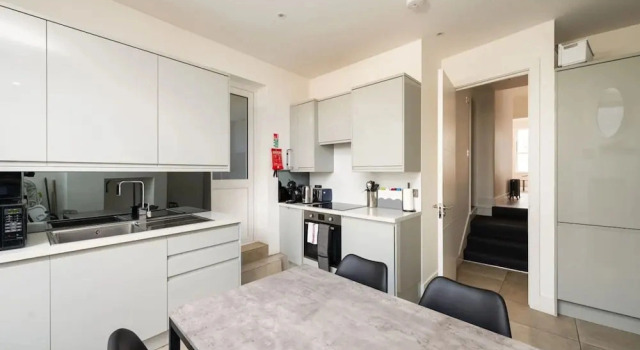 Коттедж Stunning London Home - Newly Furnished Mhb352