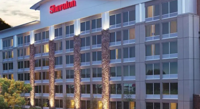 Клубный номер Standard Sheraton Ann Arbor Hotel