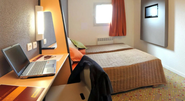Hotel et Résidence Esbly, Забронировать Отель Эсбли 