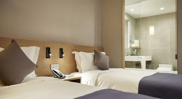 Standard Shower Twin room MD Hotel Doksan