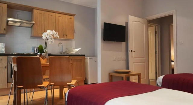 Апартаменты 12 London Street Apartments