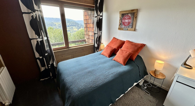 Апартаменты Tranquil Flat for 5 in Murat-le-quaire