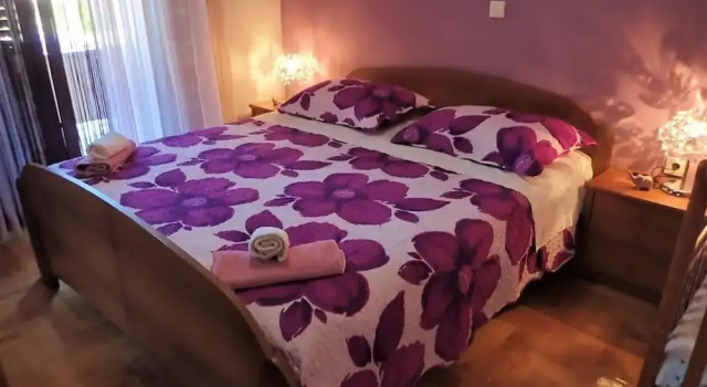 Lovely 3 Bedroom Holiday Home With Nice Covered Terrace, Near the Sea