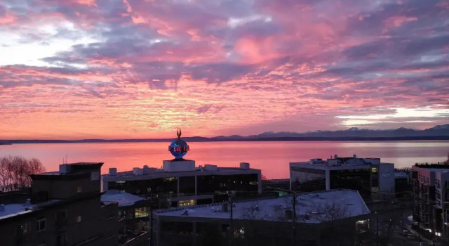Апартаменты Top-floor Water-view Oasis Near Space Needle & Cruise Ships