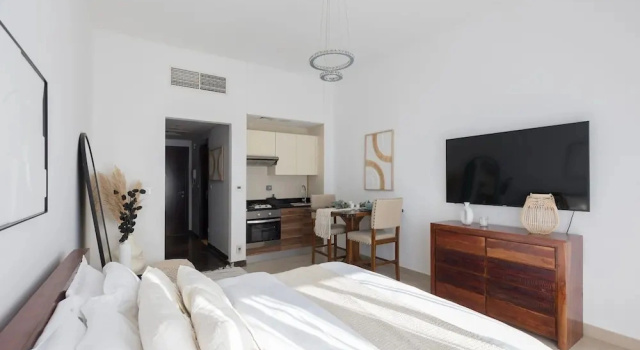 Fancy studio in Sparkle Tower, Забронировать Апартаменты/квартира Отели Эмирата Дубая с парковкой, рядом с Торговый центр The Beach, Парковка
