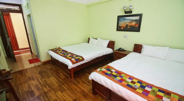 Hometravel Sapa, Забронировать Отель Шапа Лаокай, рядом с Рынок Сапа