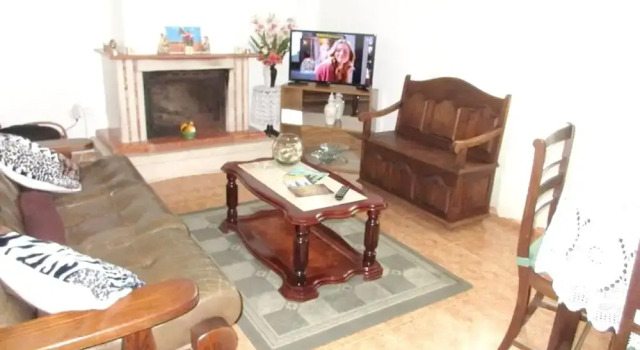 House with 3 Bedrooms in Sobral de Monte Agraço, with Enclosed Garden And Wifi, Rezervovat Hotel Hotely v Oeste s parkováním, Parkování