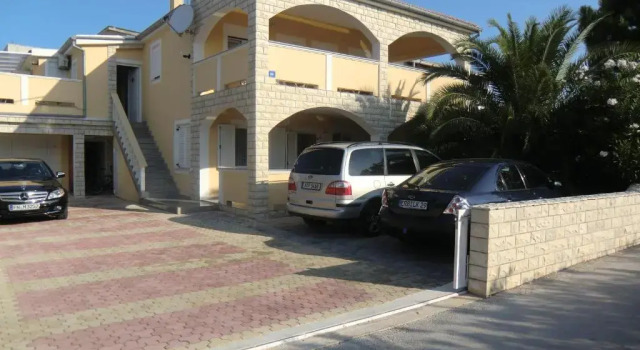 Ferien Haus Evita auf Insel Vir - Wohnung I, Забронировать Отель Вир Zadar Islands