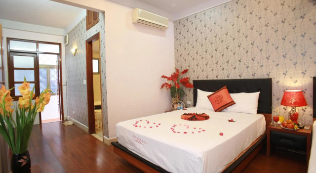 Urban Alley Hotel