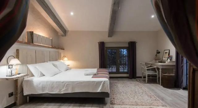 Mas des Colombes, Rezerwuj Hotel Oms Pyrénées-Orientales